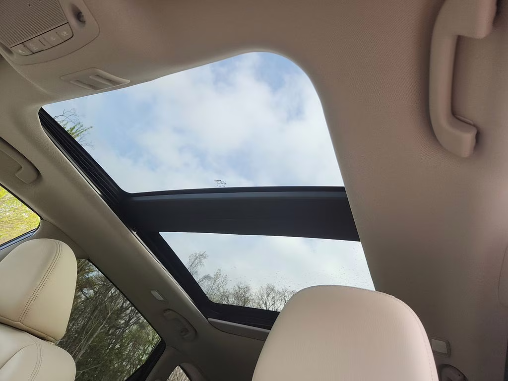 2023 Pearl White Tricoat Nissan Murano SL AWD SUV