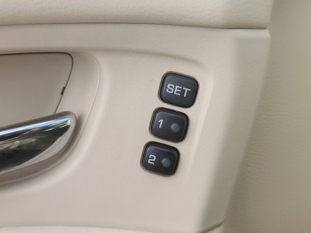 2023 Pearl White Tricoat Nissan Murano SL AWD SUV