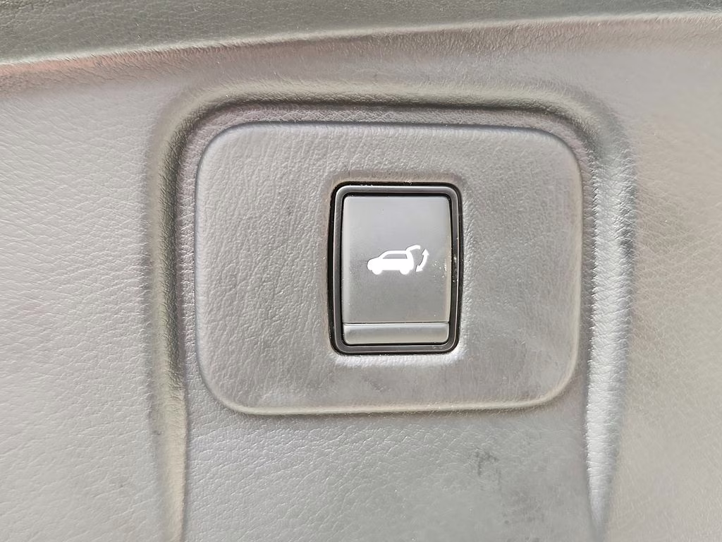 2023 Pearl White Tricoat Nissan Murano SL AWD SUV