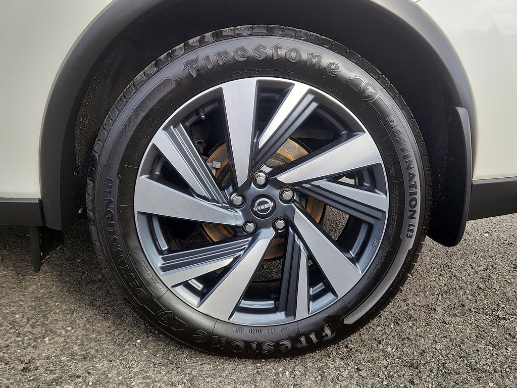 2023 Pearl White Tricoat Nissan Murano SL AWD SUV