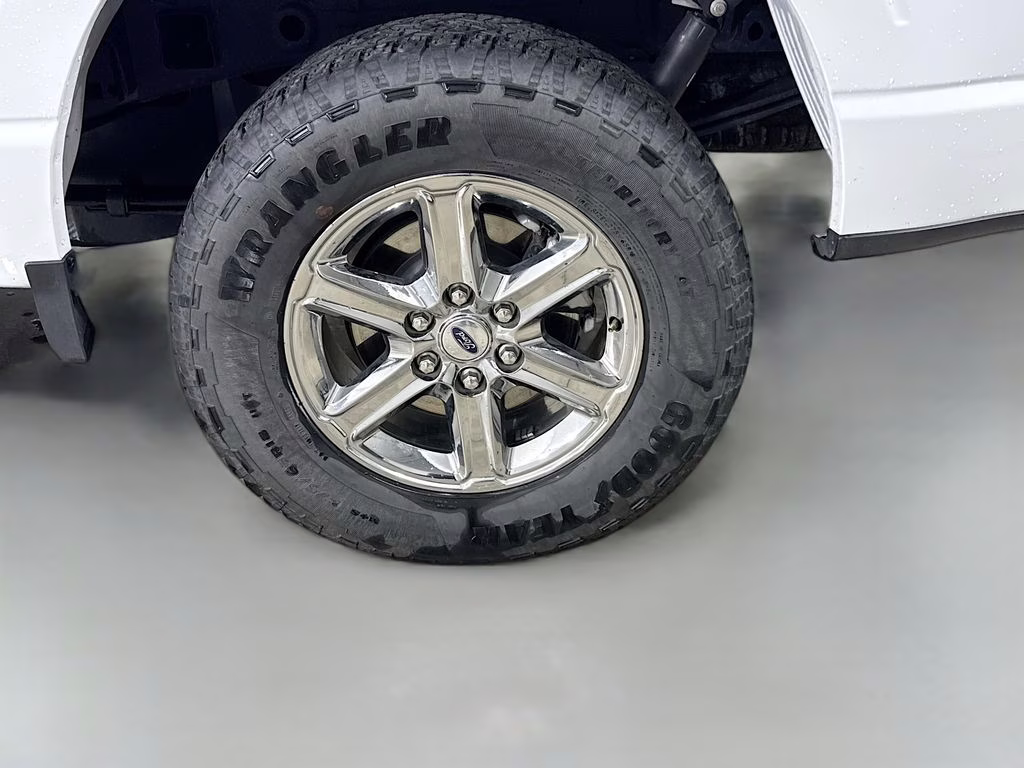 2025 Oxford White Ford F-150 XLT 4X4 Truck