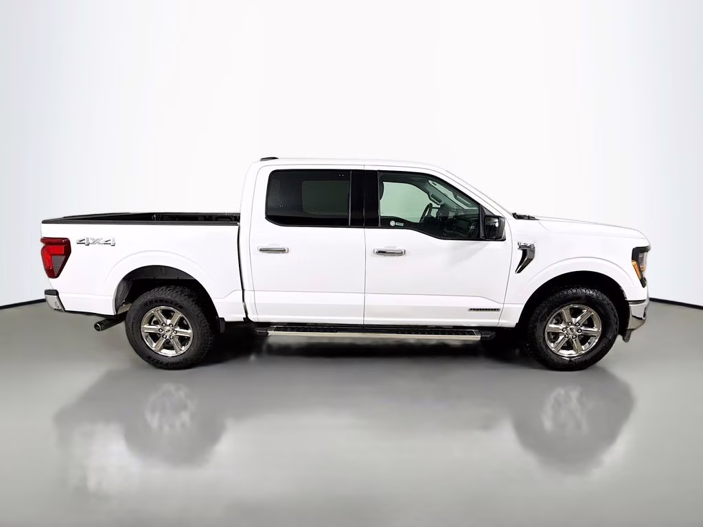 2025 Oxford White Ford F-150 XLT 4X4 Truck