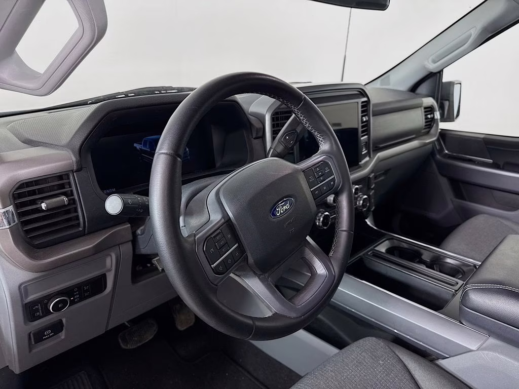 2025 Oxford White Ford F-150 XLT 4X4 Truck