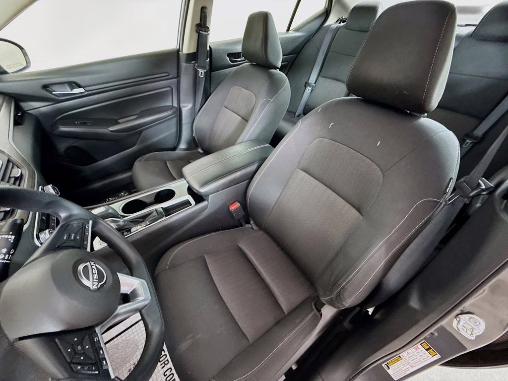 2024 Gun Metallic Nissan Altima 2.5 SV FWD Sedan