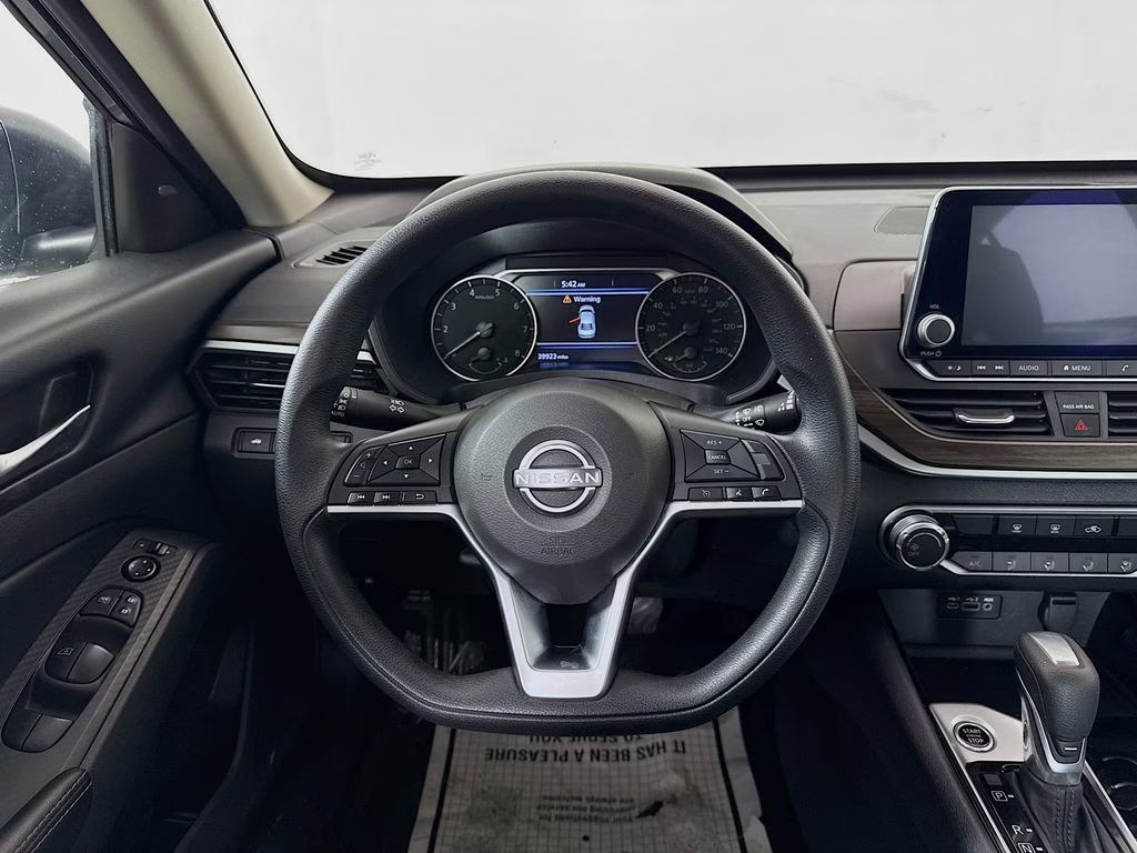 2024 Gun Metallic Nissan Altima 2.5 SV FWD Sedan