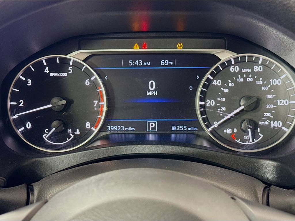 2024 Gun Metallic Nissan Altima 2.5 SV FWD Sedan