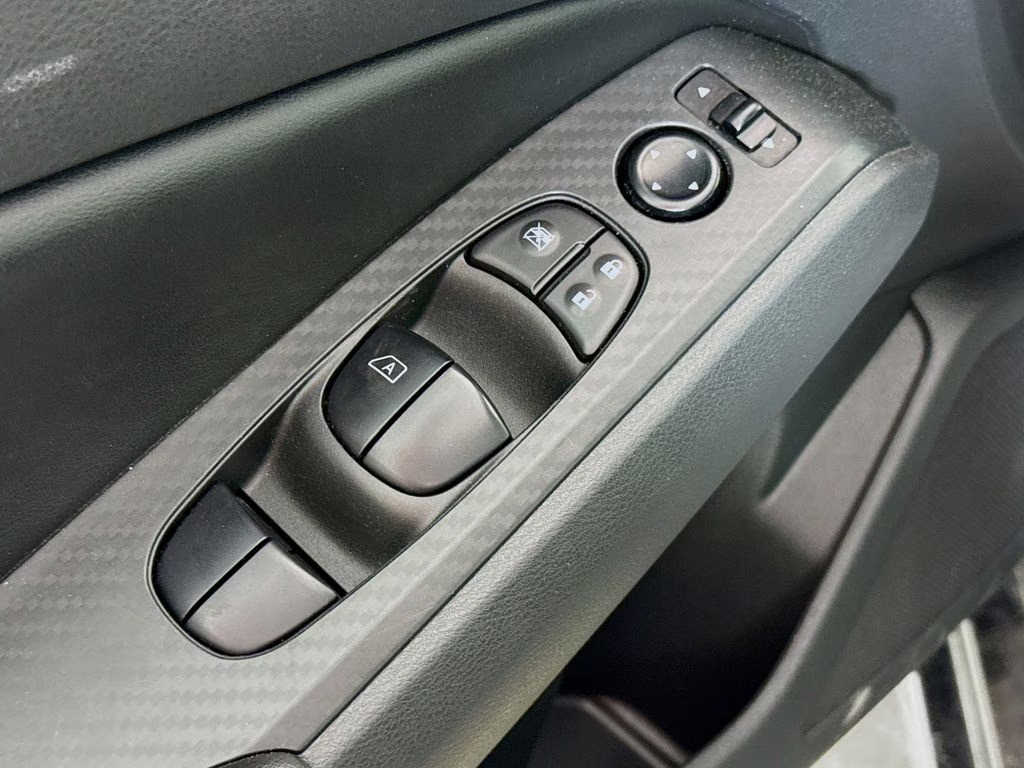 2024 Gun Metallic Nissan Altima 2.5 SV FWD Sedan