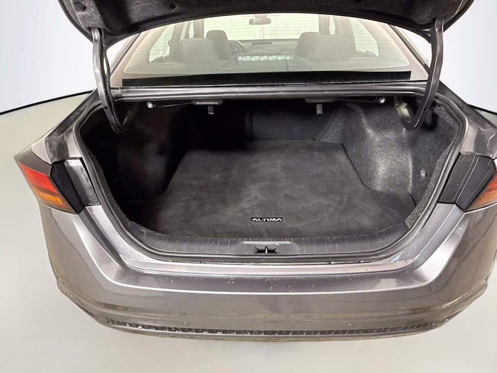 2024 Gun Metallic Nissan Altima 2.5 SV FWD Sedan