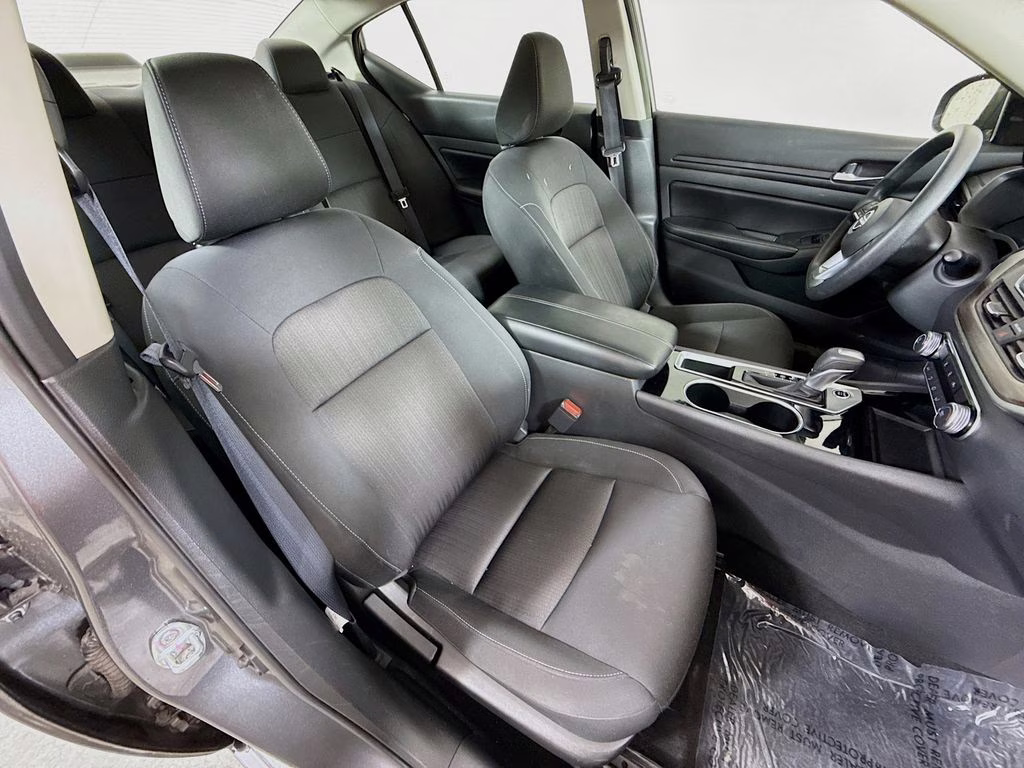 2024 Gun Metallic Nissan Altima 2.5 SV FWD Sedan