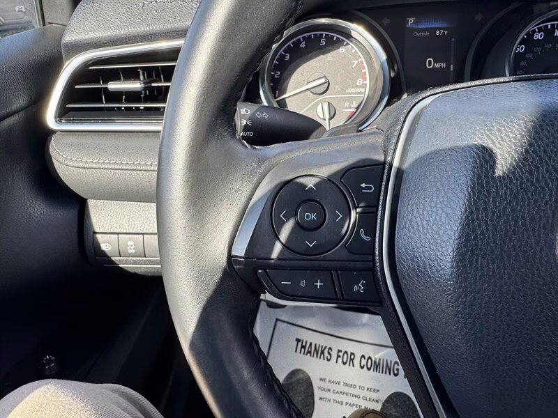 2018 Midnight Black Metallic Toyota Camry SE FWD Sedan