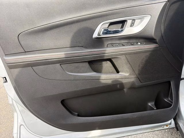 2015 Silver Ice Metallic Chevrolet Equinox LT AWD SUV
