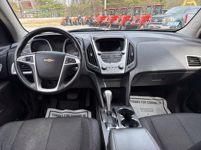 2015 Silver Ice Metallic Chevrolet Equinox LT AWD SUV
