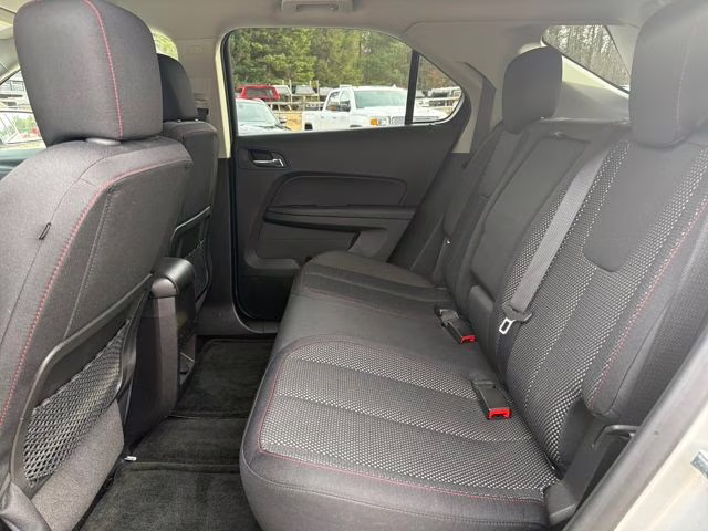 2015 Silver Ice Metallic Chevrolet Equinox LT AWD SUV
