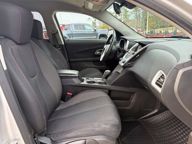 2015 Silver Ice Metallic Chevrolet Equinox LT AWD SUV