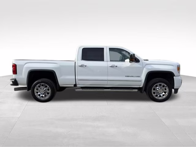 2016 Summit White GMC Sierra 2500HD Denali 4X4 Truck