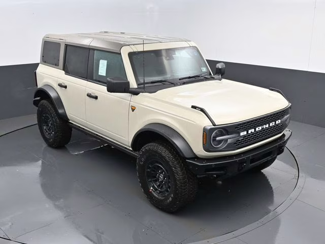 2026 Beige Ford Bronco Badlands 4X4 SUV