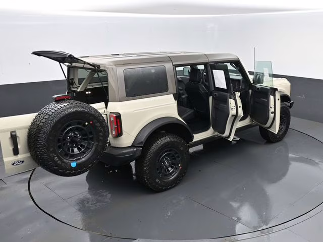2026 Beige Ford Bronco Badlands 4X4 SUV