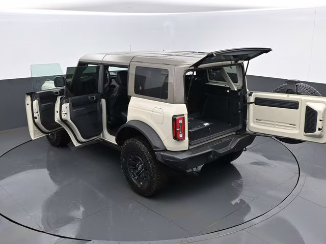 2026 Beige Ford Bronco Badlands 4X4 SUV