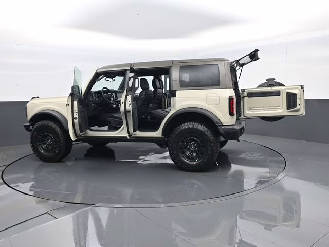 2026 Beige Ford Bronco Badlands 4X4 SUV