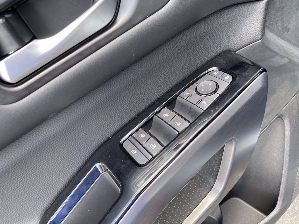 2026 Everest White Pearl Tricoat Nissan Pathfinder SL FWD SUV