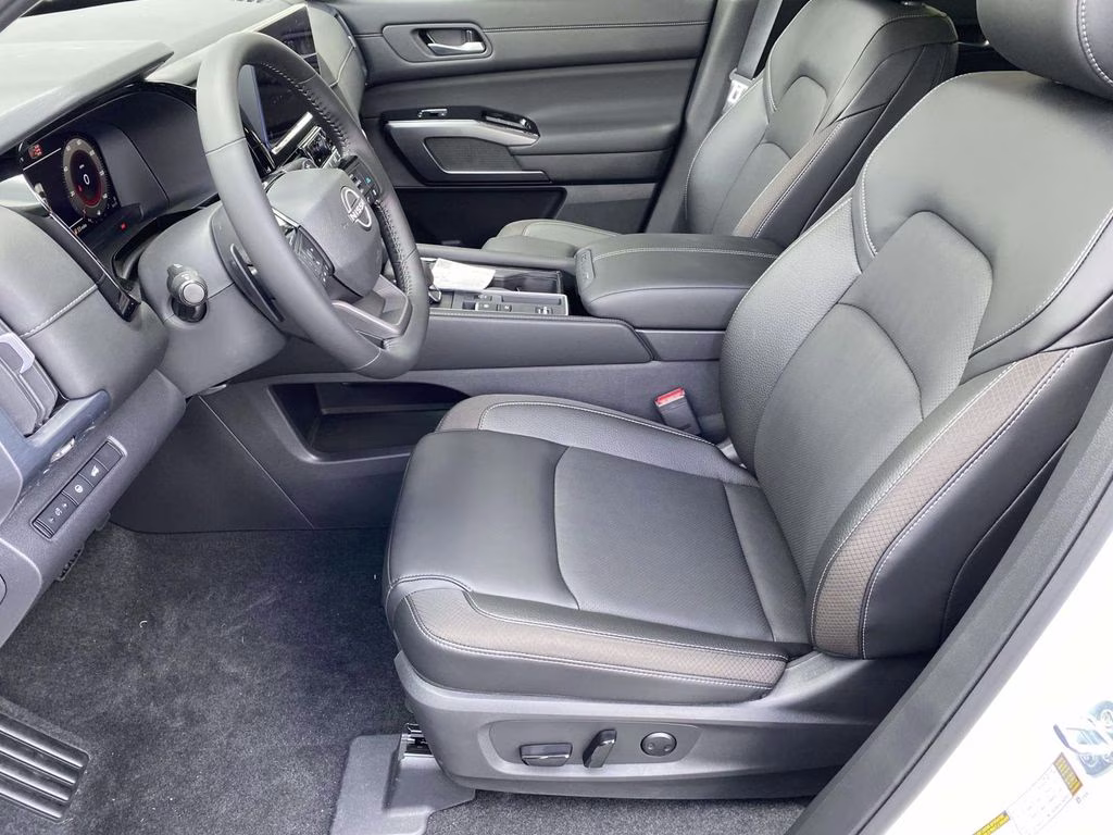 2026 Everest White Pearl Tricoat Nissan Pathfinder SL FWD SUV