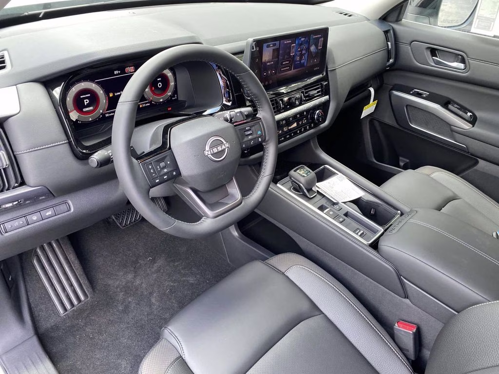 2026 Everest White Pearl Tricoat Nissan Pathfinder SL FWD SUV