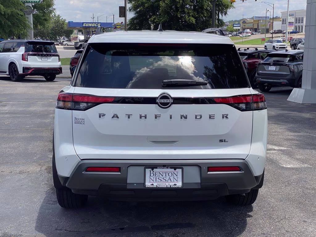 2026 Everest White Pearl Tricoat Nissan Pathfinder SL FWD SUV