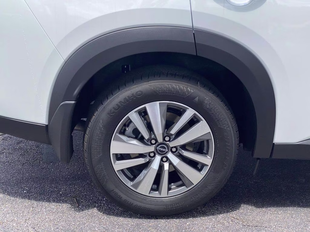 2026 Everest White Pearl Tricoat Nissan Pathfinder SL FWD SUV
