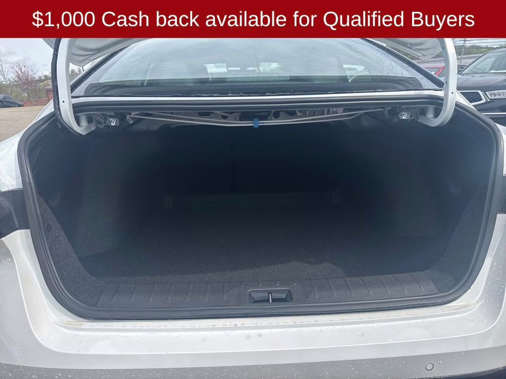 2026 Aspen White/Super Black Nissan Sentra SR FWD Sedan