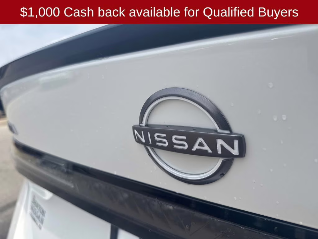 2026 Aspen White/Super Black Nissan Sentra SR FWD Sedan