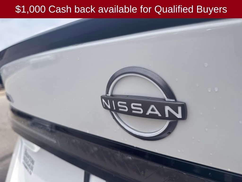 2026 Aspen White/Super Black Nissan Sentra SR FWD Sedan