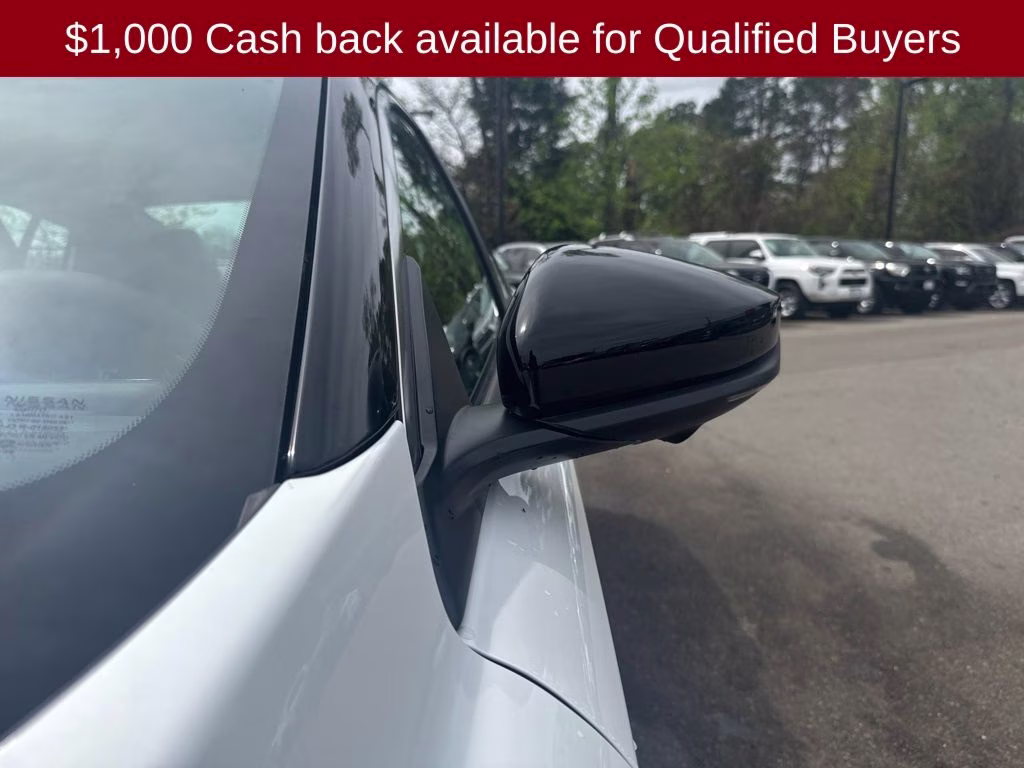 2026 Aspen White/Super Black Nissan Sentra SR FWD Sedan