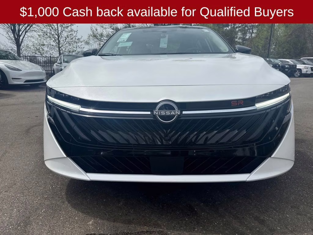 2026 Aspen White/Super Black Nissan Sentra SR FWD Sedan