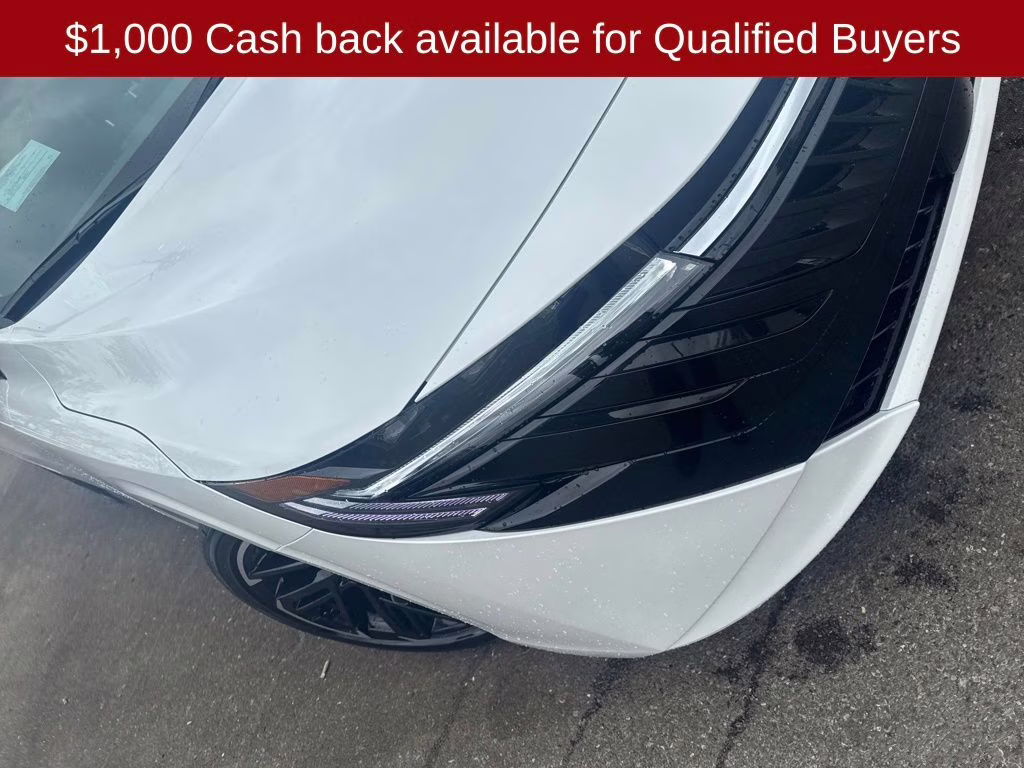 2026 Aspen White/Super Black Nissan Sentra SR FWD Sedan