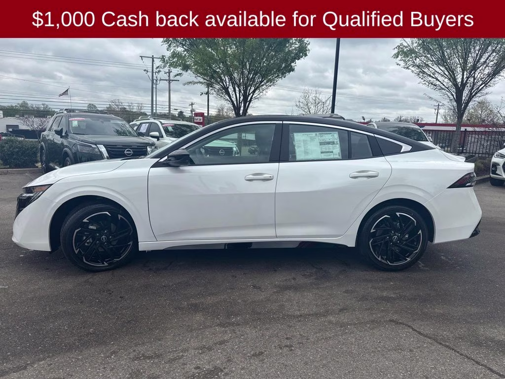 2026 Aspen White/Super Black Nissan Sentra SR FWD Sedan