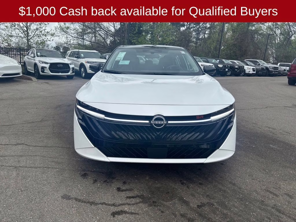 2026 Aspen White/Super Black Nissan Sentra SR FWD Sedan