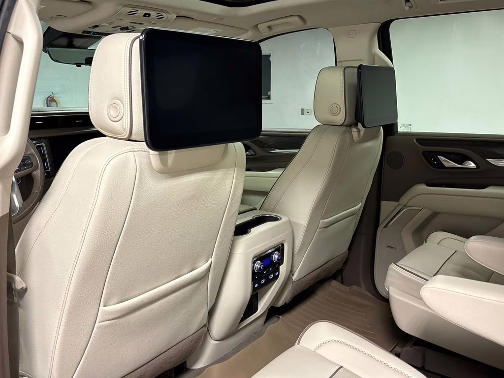 2023 Onyx Black GMC Yukon XL Denali 4X4 SUV