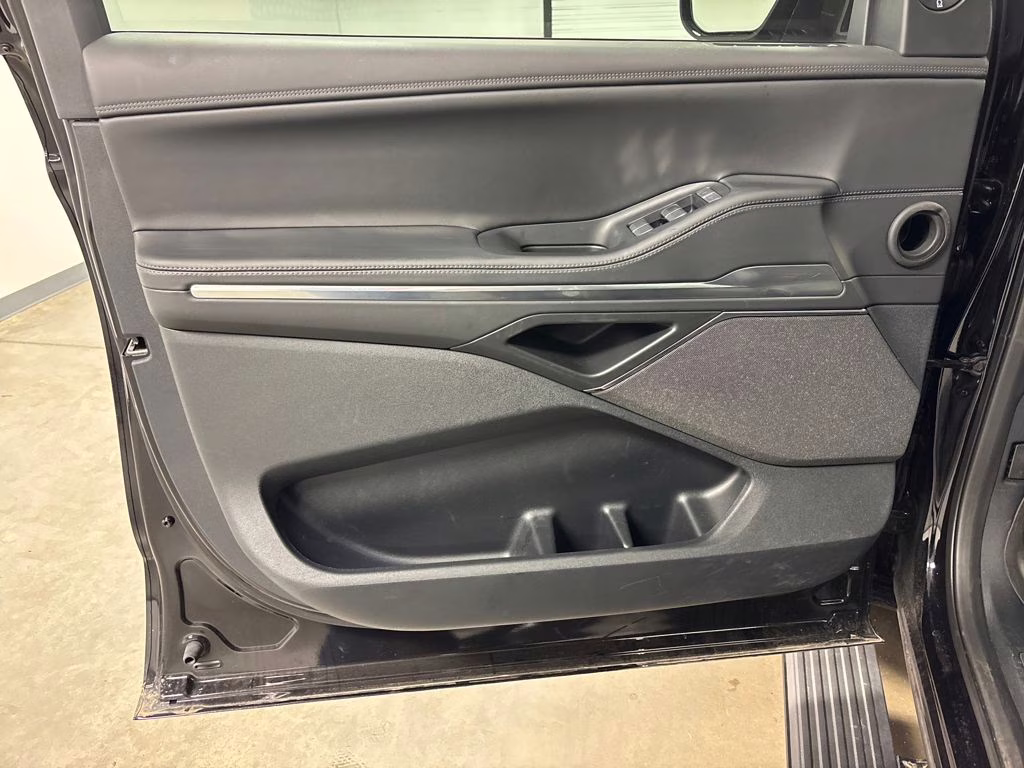 2025 Black Metallic Lincoln Navigator Reserve 4X4 SUV