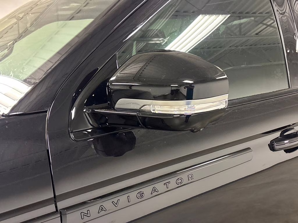 2025 Black Metallic Lincoln Navigator Reserve 4X4 SUV