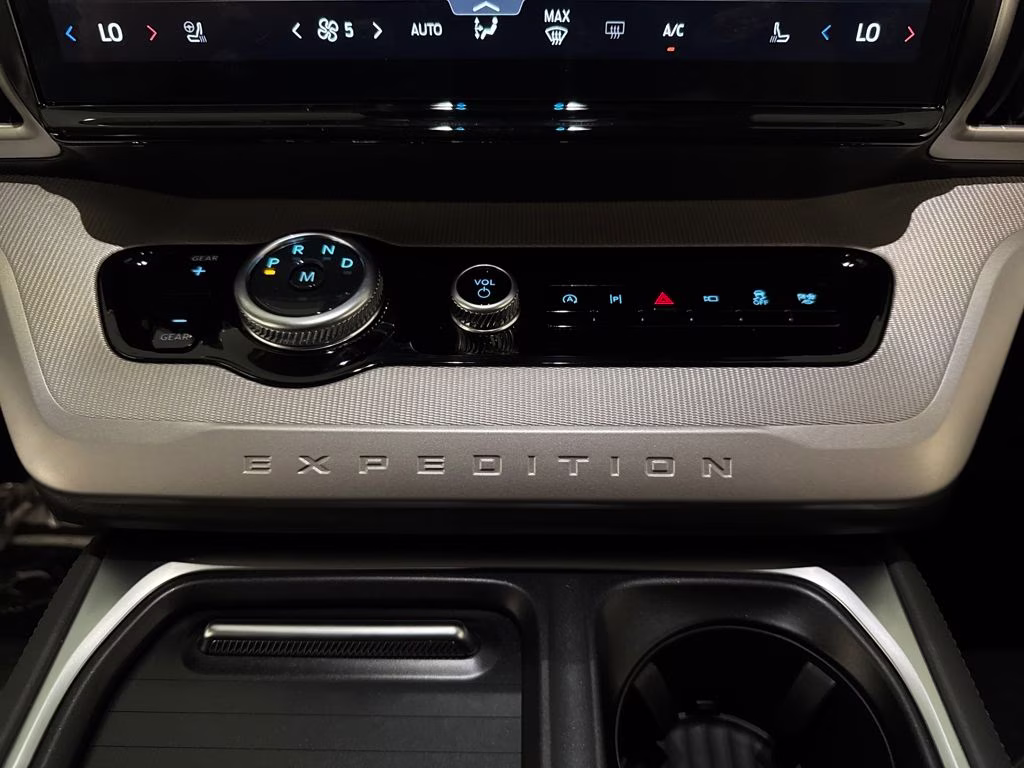 2026 Glacier Gray Metallic Tri-Coat Ford Expedition Max Active RWD SUV