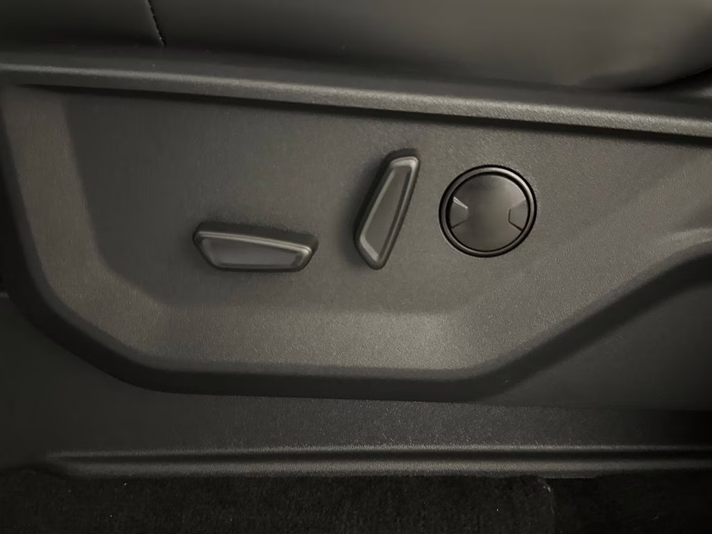 2026 Glacier Gray Metallic Tri-Coat Ford Expedition Max Active RWD SUV