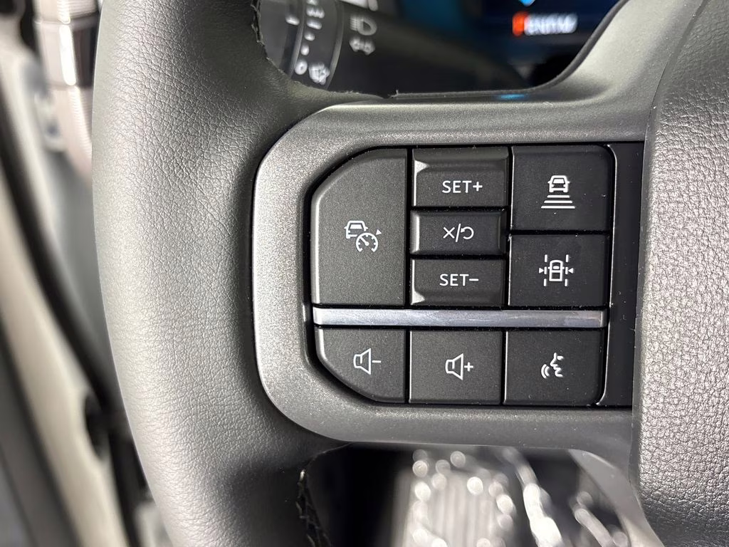 2026 Star White Metallic Tri-Coat Ford F-150 Lariat 4X4 Truck