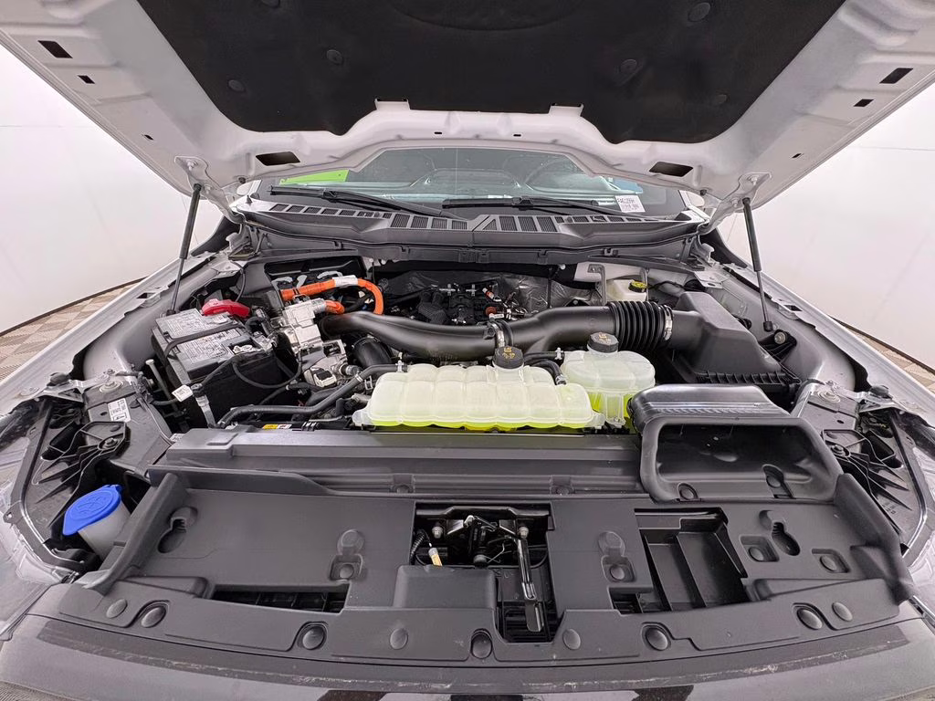 2026 Star White Metallic Tri-Coat Ford F-150 Lariat 4X4 Truck