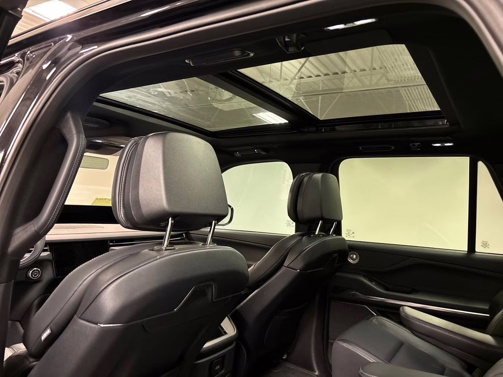 2025 Black Metallic Lincoln Navigator Reserve 4X4 SUV