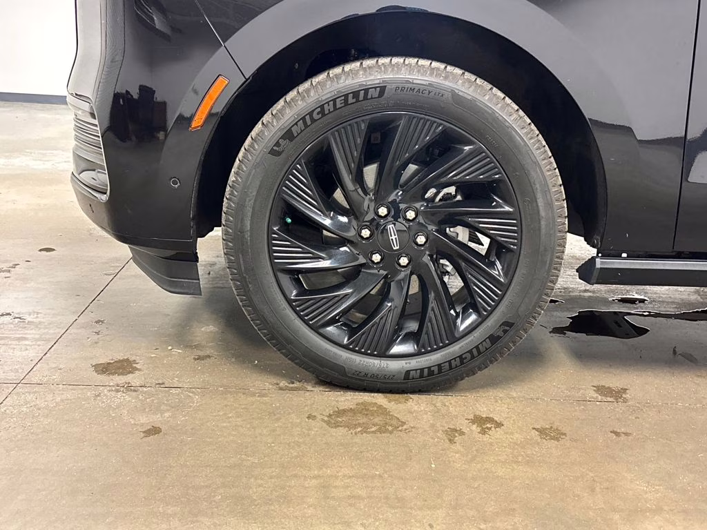 2025 Black Metallic Lincoln Navigator Reserve 4X4 SUV