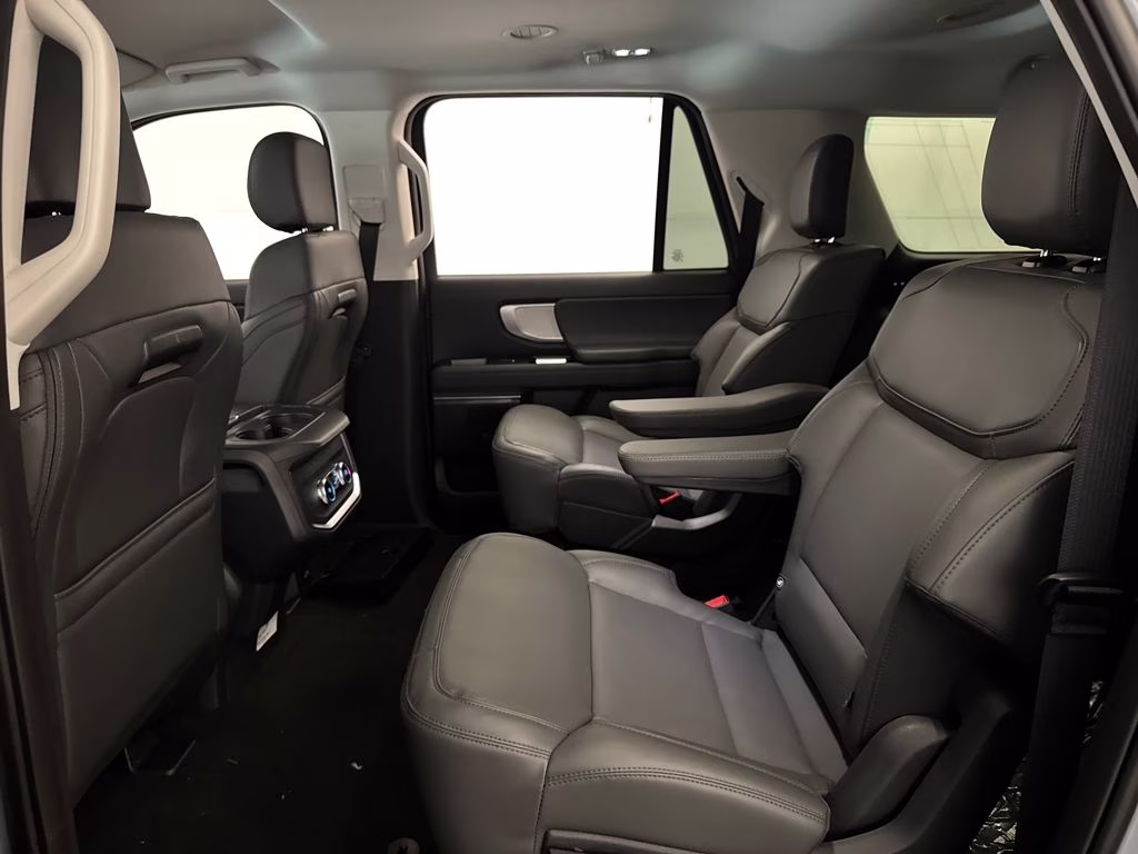 2026 Glacier Gray Metallic Tri-Coat Ford Expedition Max Active RWD SUV