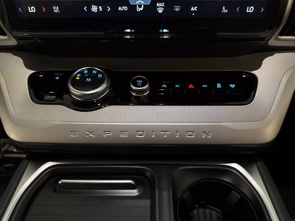 2026 Glacier Gray Metallic Tri-Coat Ford Expedition Max Active RWD SUV