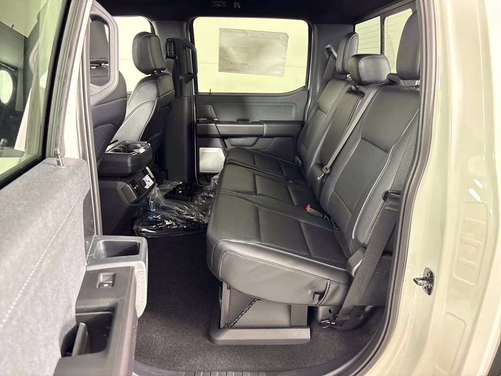 2026 Star White Metallic Tri-Coat Ford F-150 Lariat 4X4 Truck