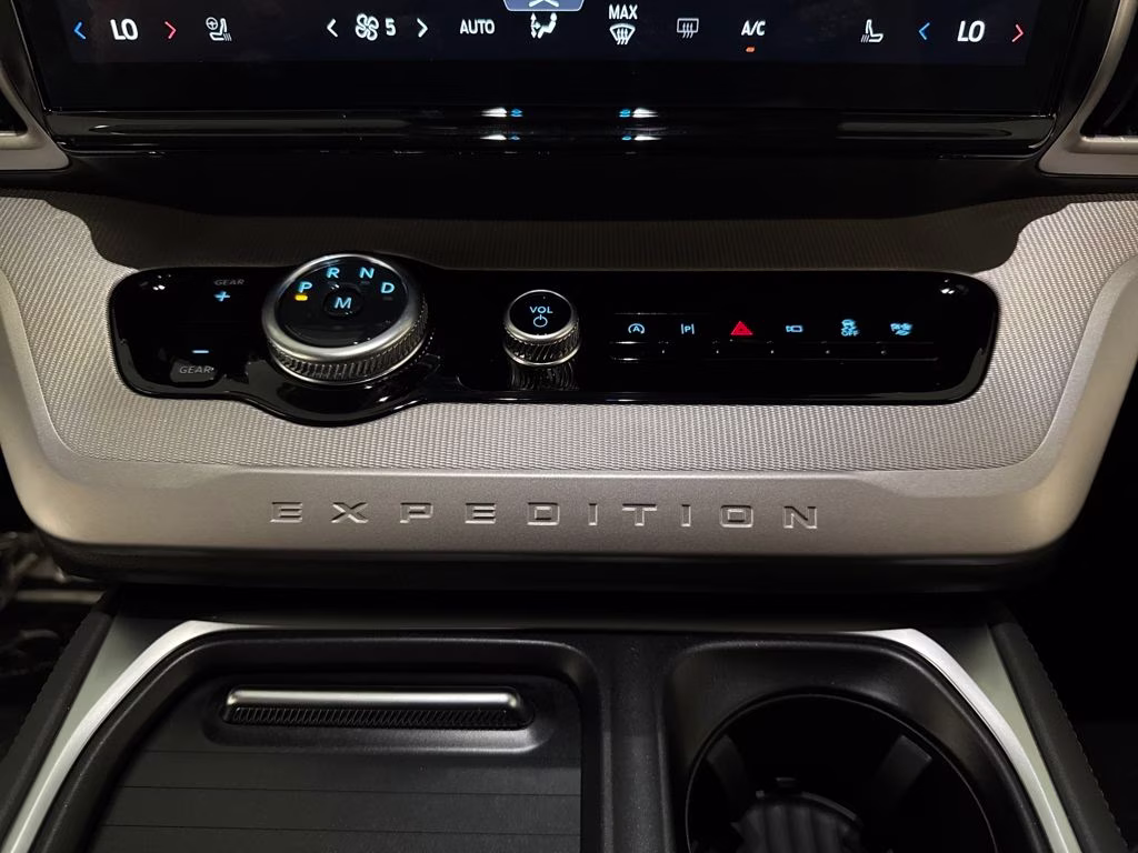 2026 Glacier Gray Metallic Tri-Coat Ford Expedition Max Active RWD SUV