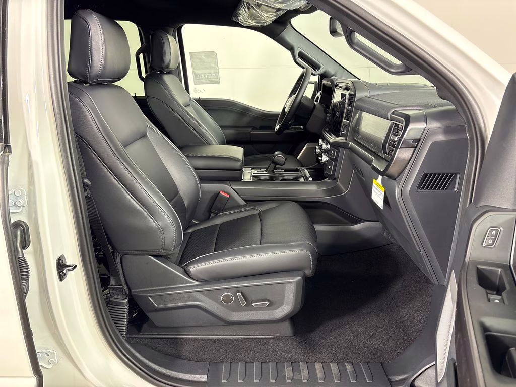2026 White Ford F-150 Lariat 4X4 Truck